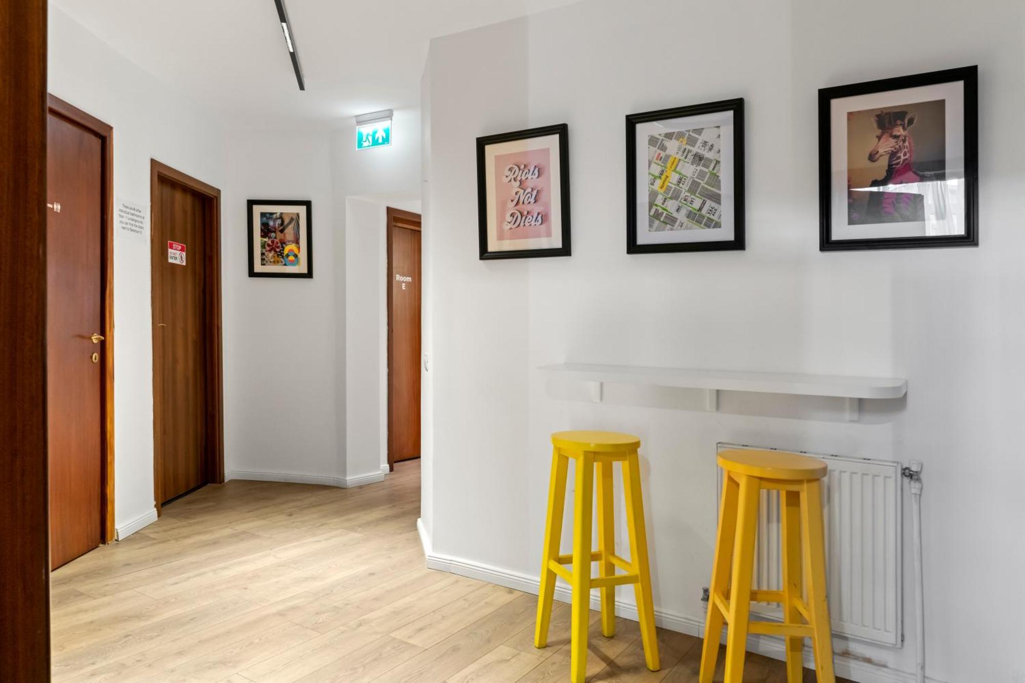 Nest Boutique Hostel Бухарест Экстерьер фото