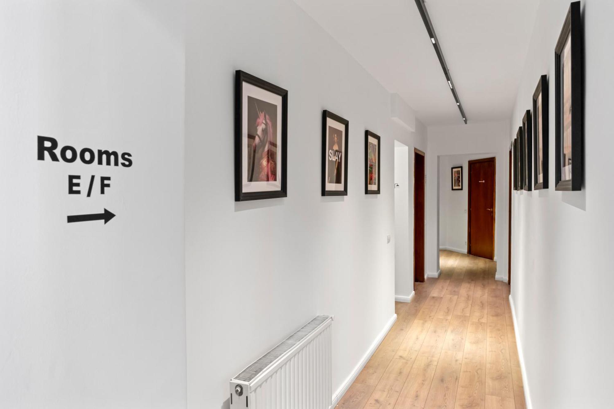 Nest Boutique Hostel Бухарест Экстерьер фото