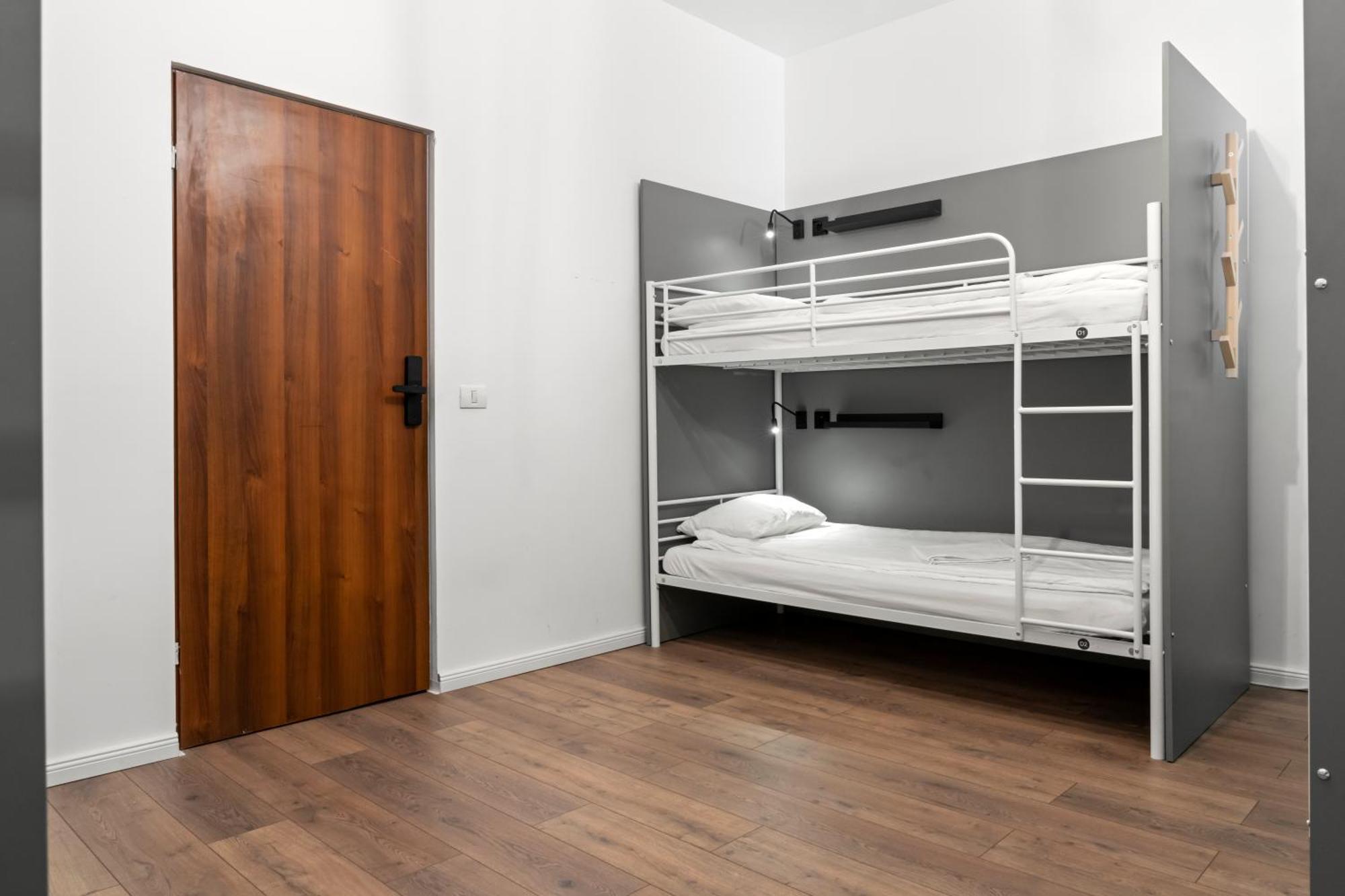 Nest Boutique Hostel Бухарест Экстерьер фото