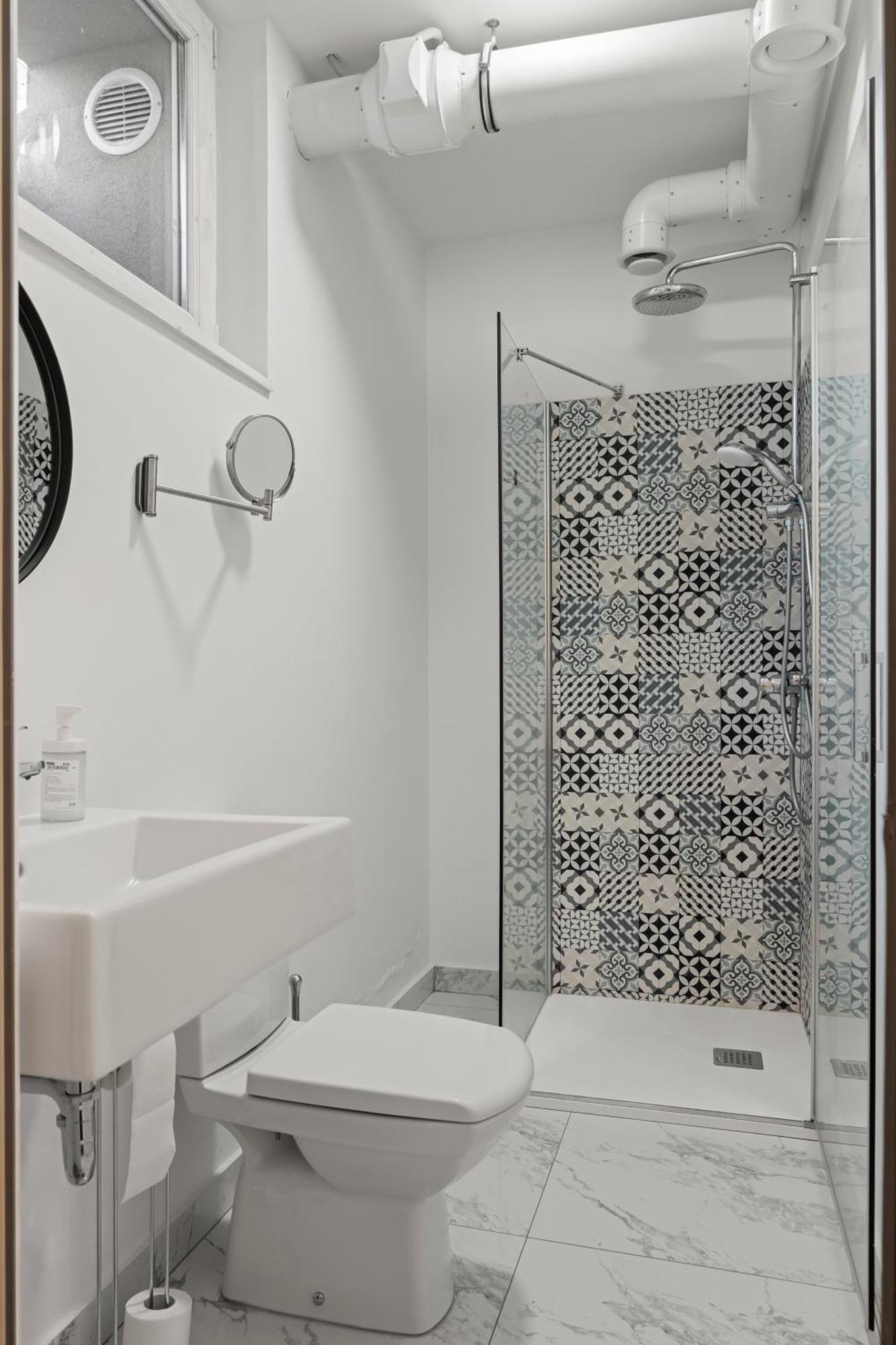 Nest Boutique Hostel Бухарест Экстерьер фото