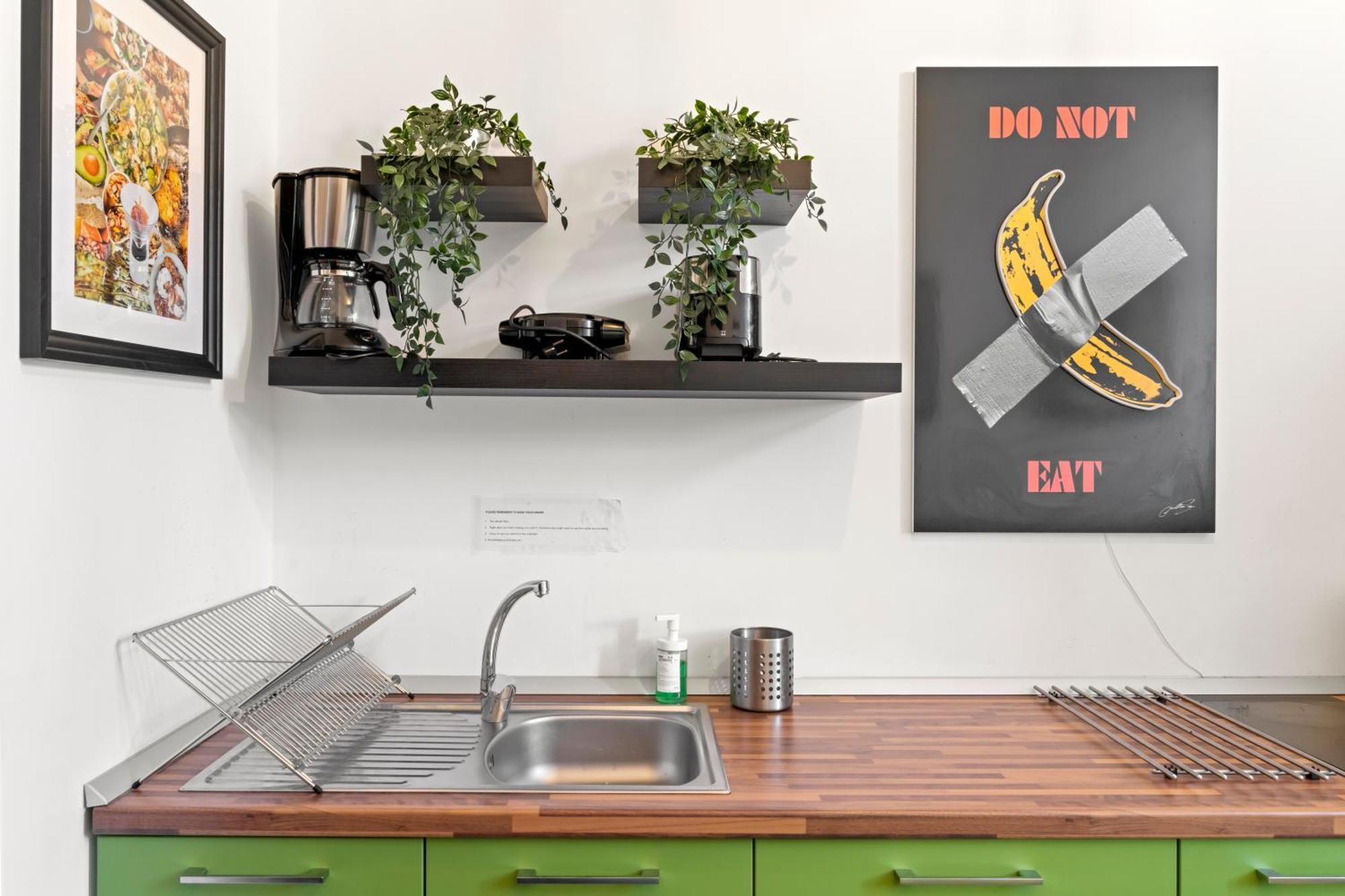 Nest Boutique Hostel Бухарест Экстерьер фото