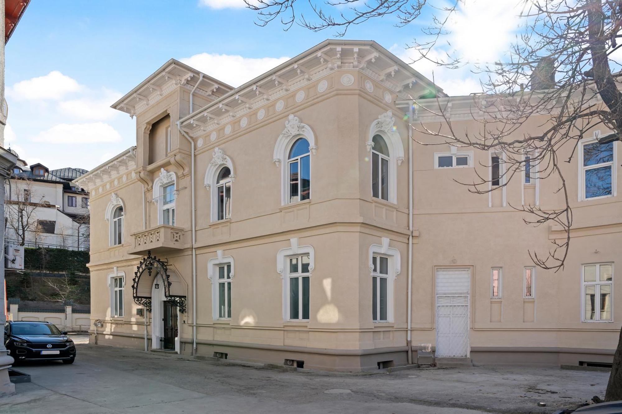 Nest Boutique Hostel Бухарест Экстерьер фото